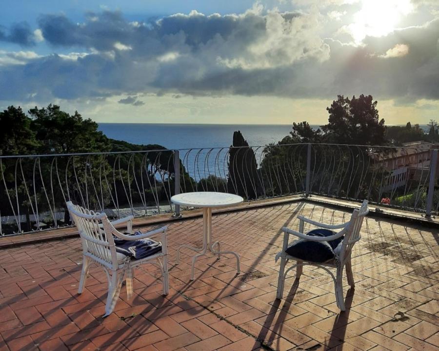 Villa Delle Palme - Goelba Capo D'arco Exterior foto